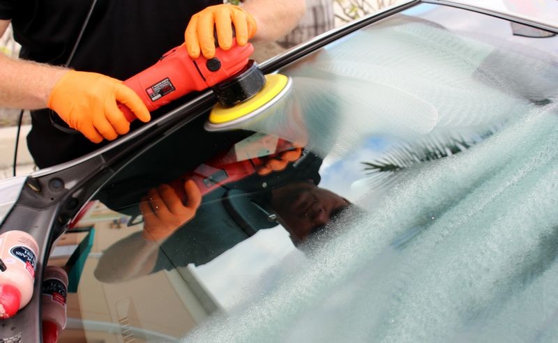 CAR GLASS POLISHING SERVICES IN WAKAD